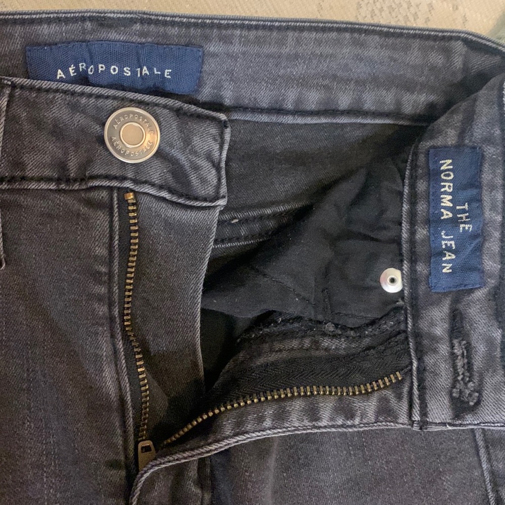 Aeropostal black ripped jeans size 00